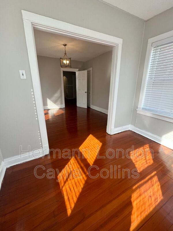4926 Finkman St #2F - Photo 2 of 9