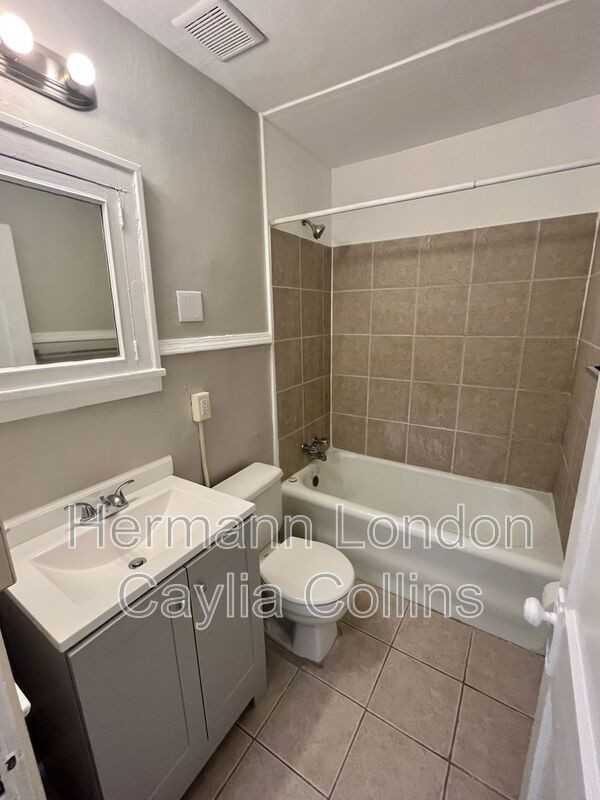 4926 Finkman St #2F - Photo 5 of 9