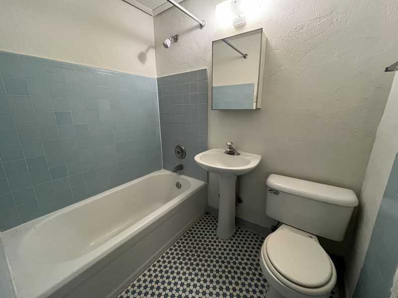 425 S Monroe Ave - Photo 7 of 8