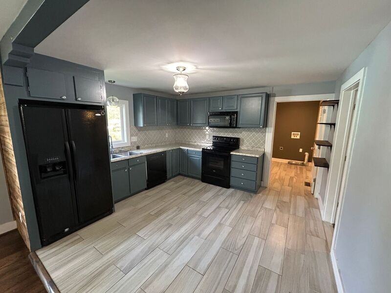 4316 Tate Ave - Photo 3 of 17