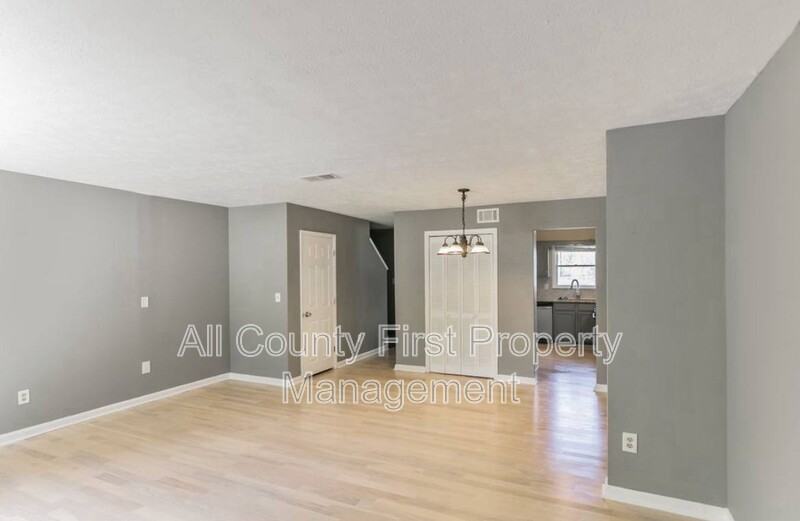 2157 Wellington Cir - Photo 4 of 23