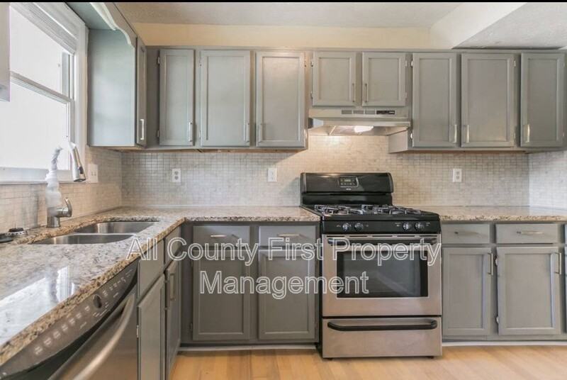 2157 Wellington Cir - Photo 5 of 23