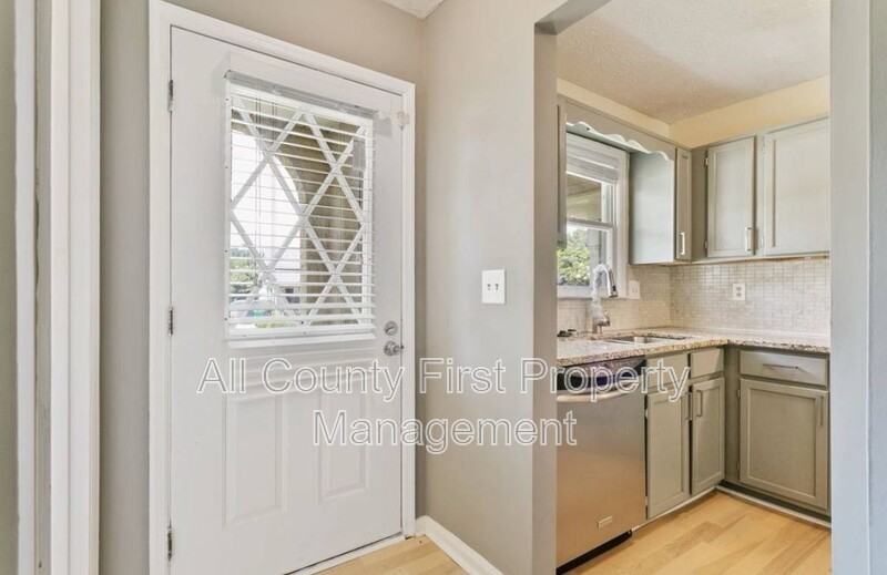 2157 Wellington Cir - Photo 7 of 23