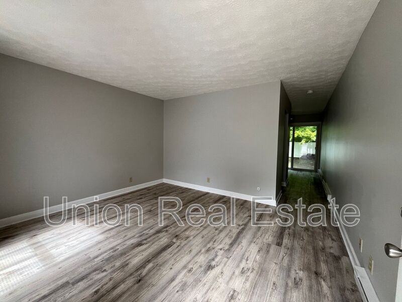 103 Forest Ln - Photo 2 of 16