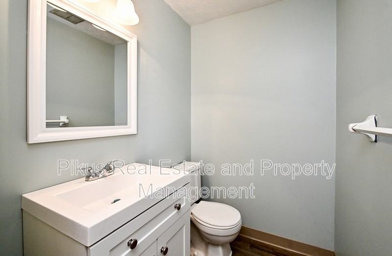 6111 Island Dr Nw - Photo 3 of 12