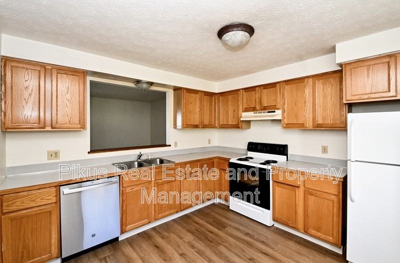13654 Mogadore Ave Nw - Photo 2 of 10