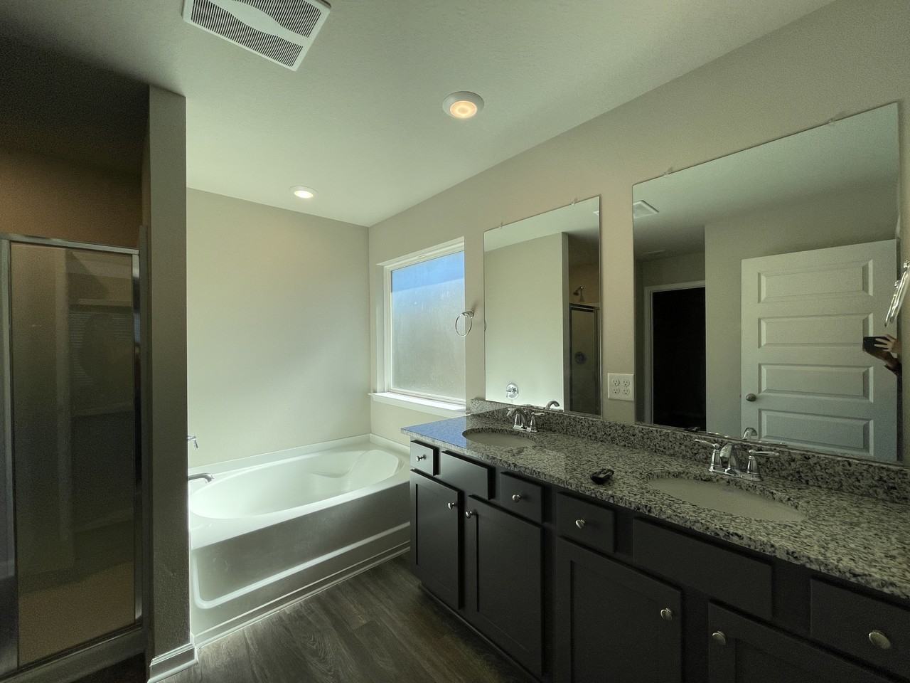 1068 Burlington Pass Dr - Photo 7 of 17