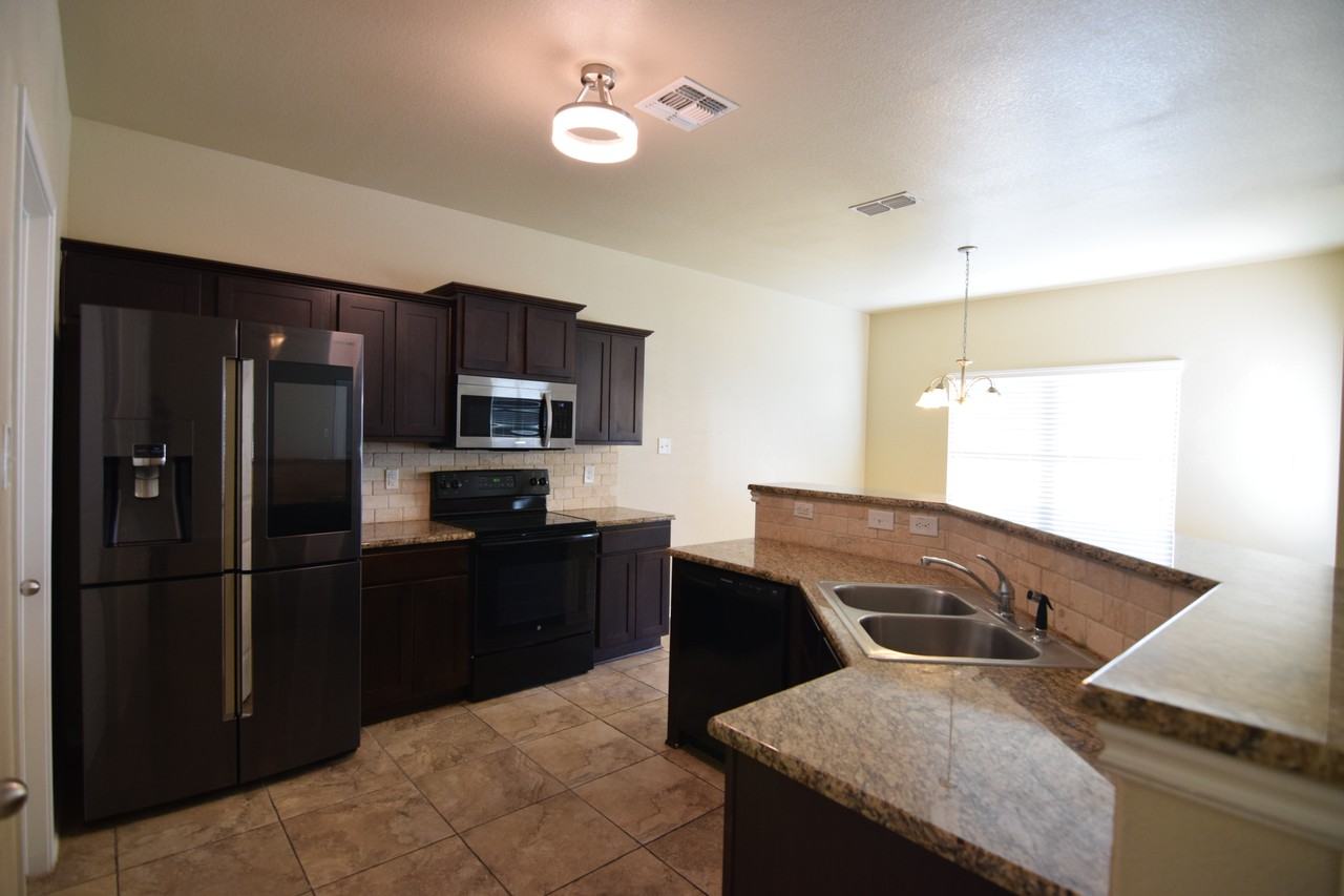 8025 Redbrush - Photo 4 of 15
