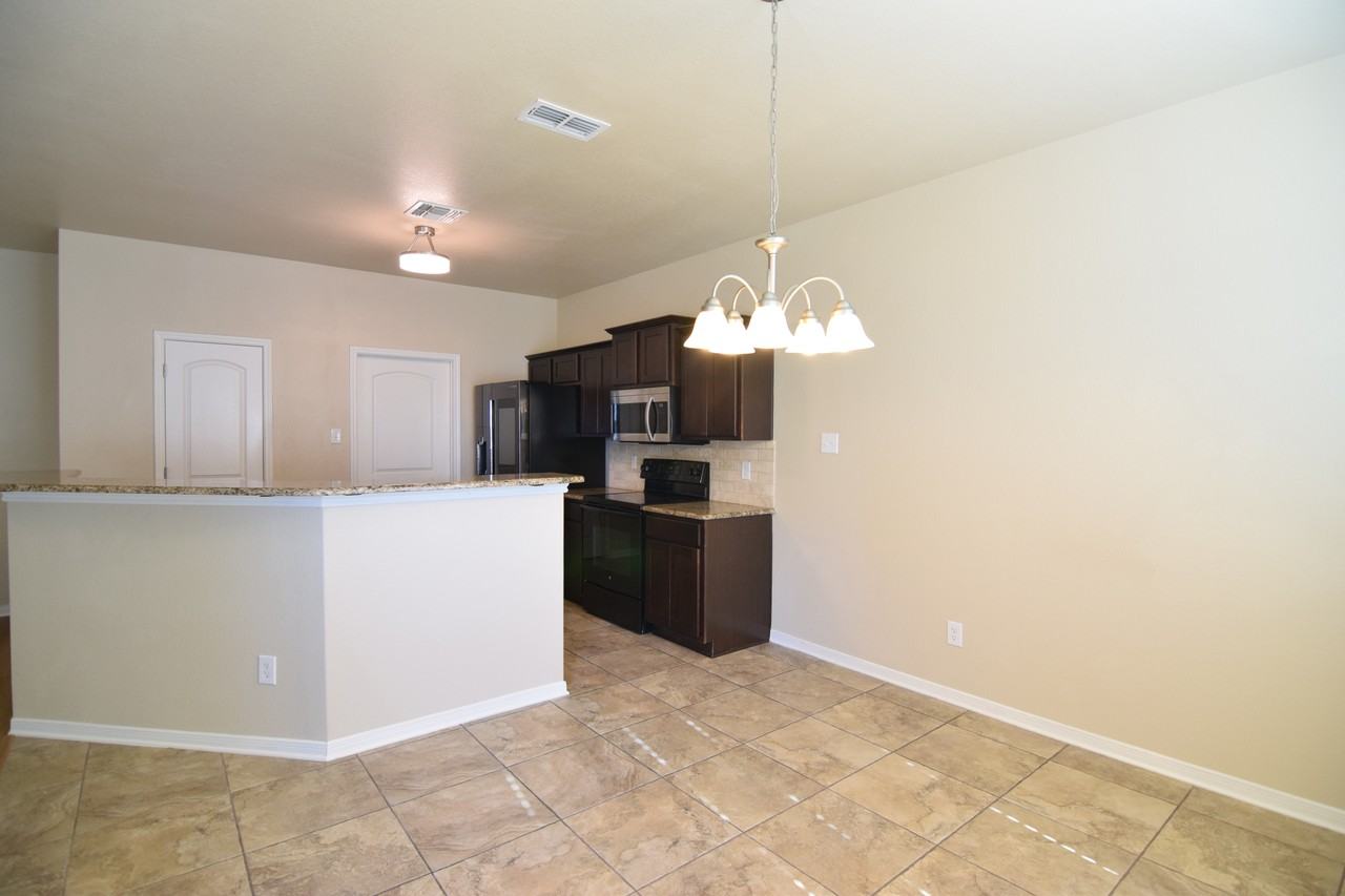 8025 Redbrush - Photo 5 of 15