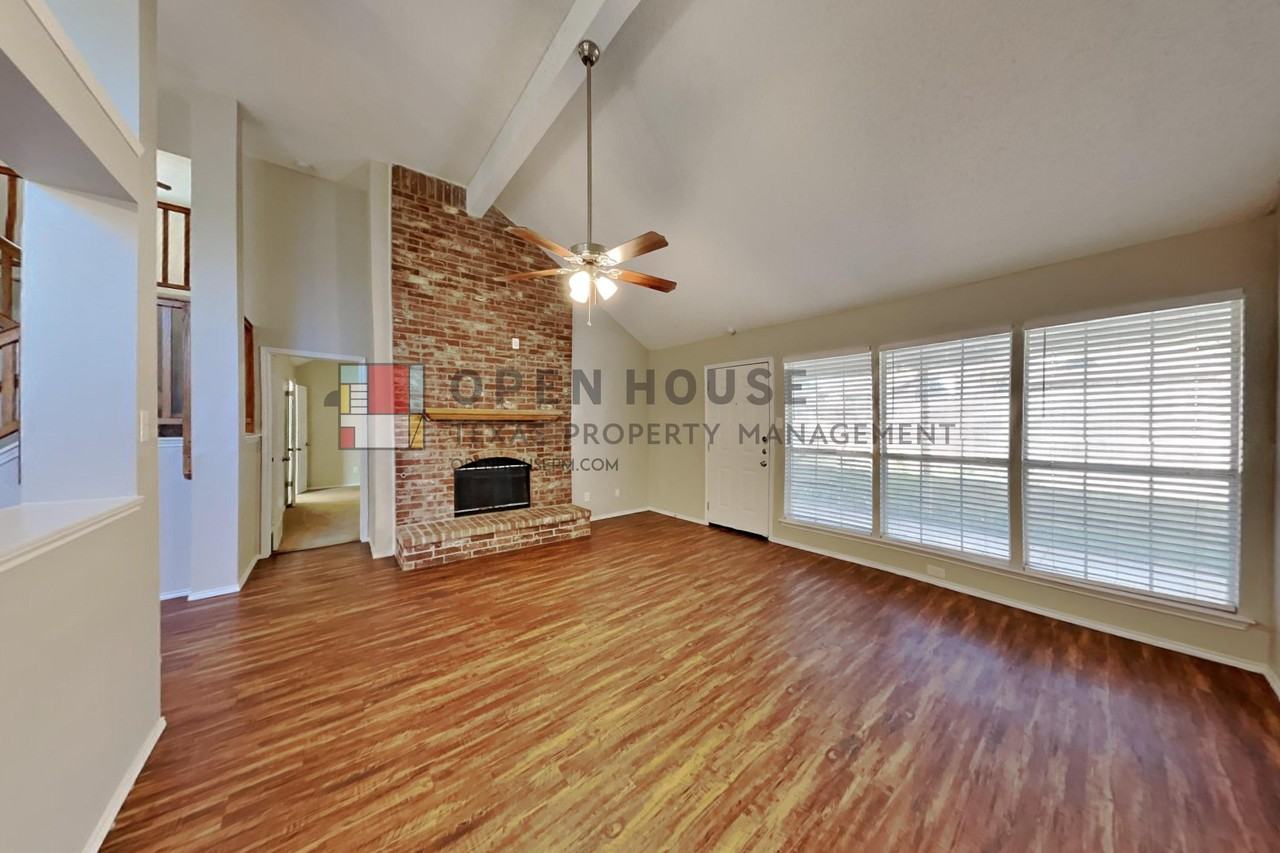 907 Tennis Villa Dr - Photo 3 of 19