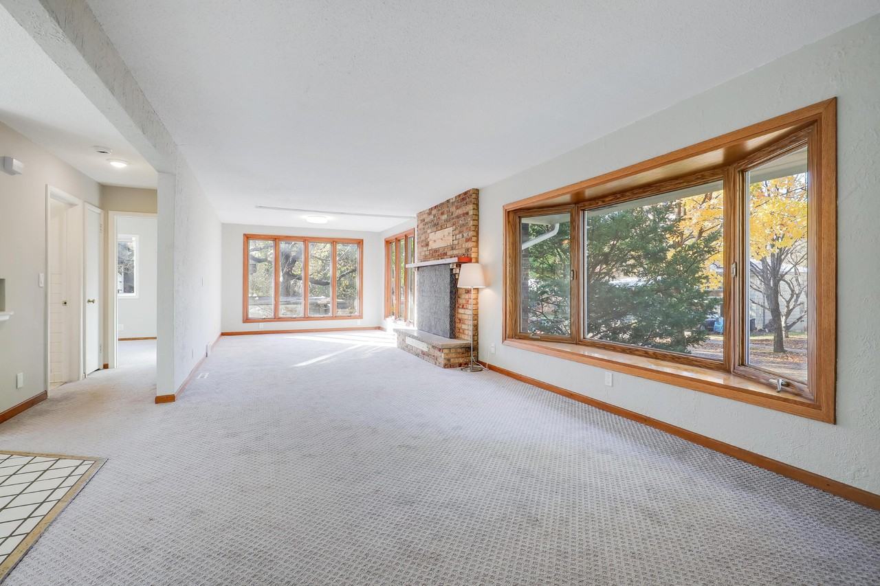 4109 Washburn Ave S - Photo 4 of 25