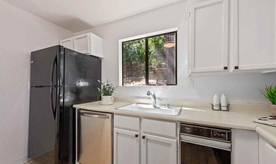 270 Channing Way - Photo 2 of 9