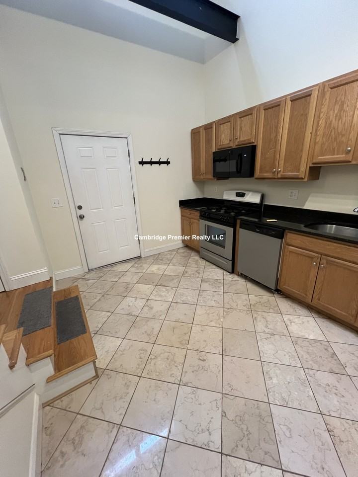 Exchange St #6 - Photo 3 of 16