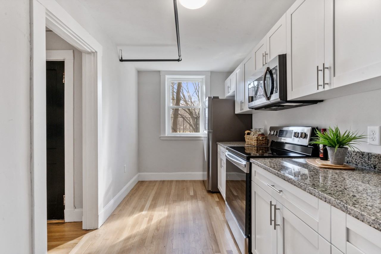 40 Butler Rd #407 - Photo 6 of 8