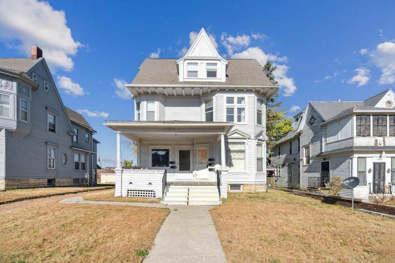 1310 3rd Ave SE - Photo 3 of 9