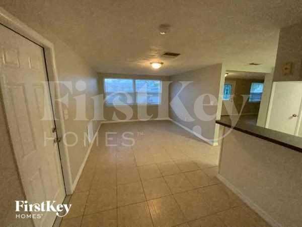 3725 Carioca Rd - Photo 3 of 10