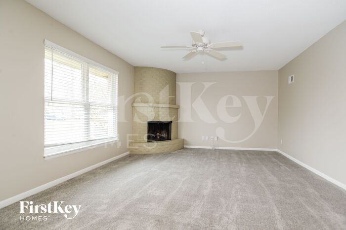 9711 N Charlotte St - Photo 3 of 15