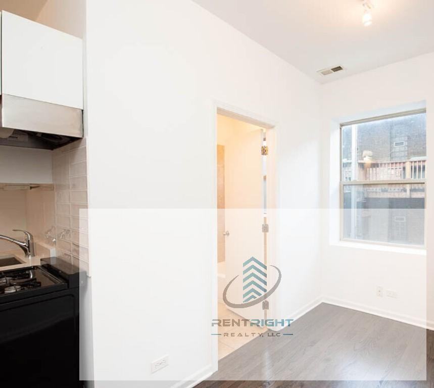 5054 N Winthrop Ave #305 - Photo 3 of 9
