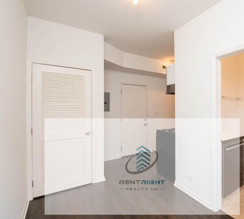 5054 N Winthrop Ave #305 - Photo 5 of 9