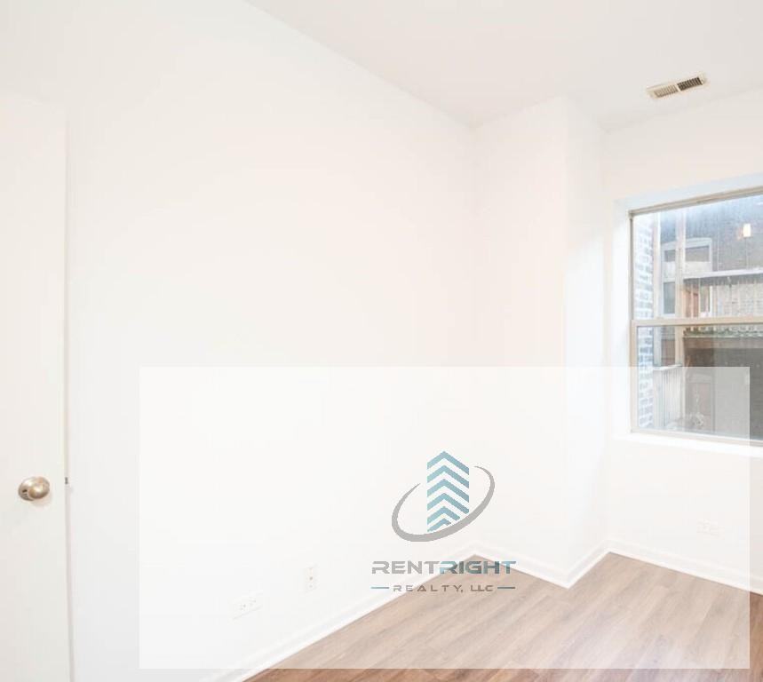 5054 N Winthrop Ave #305 - Photo 6 of 9