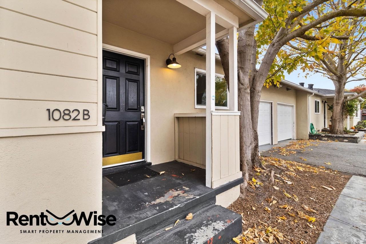 1082 15th Ave #B - Photo 3 of 22