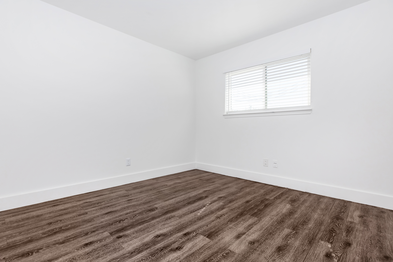 The Macie - Photo 4 of 37