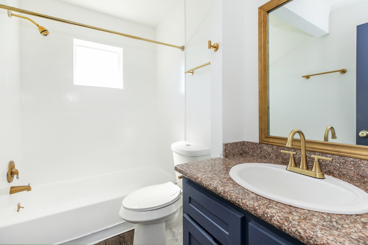 The Macie - Photo 5 of 37