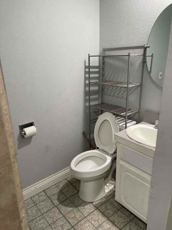 304 N Colcord Ave #B - Photo 3 of 6