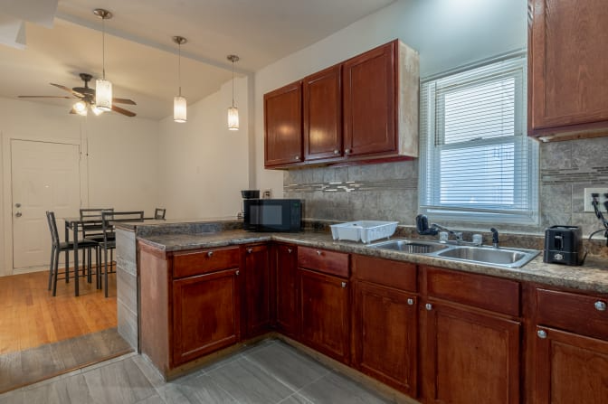 1 W Medill Ave - Photo 5 of 14