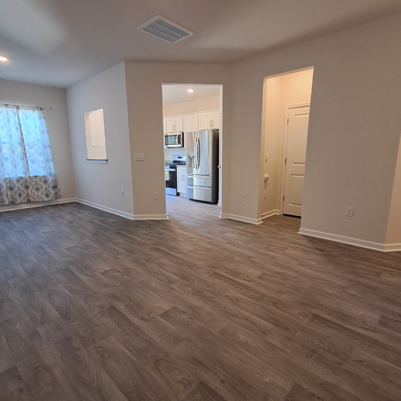 108 Starlight St - Photo 3 of 11