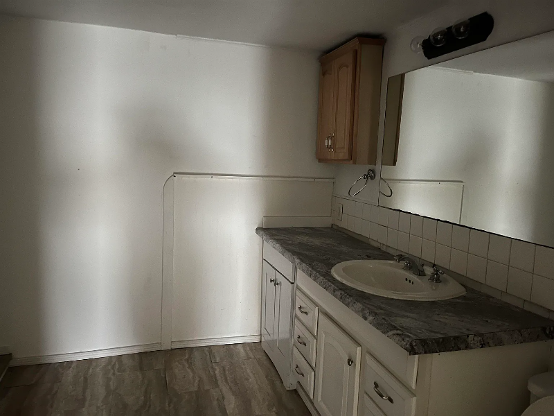 419 E Broad St - Photo 3 of 14