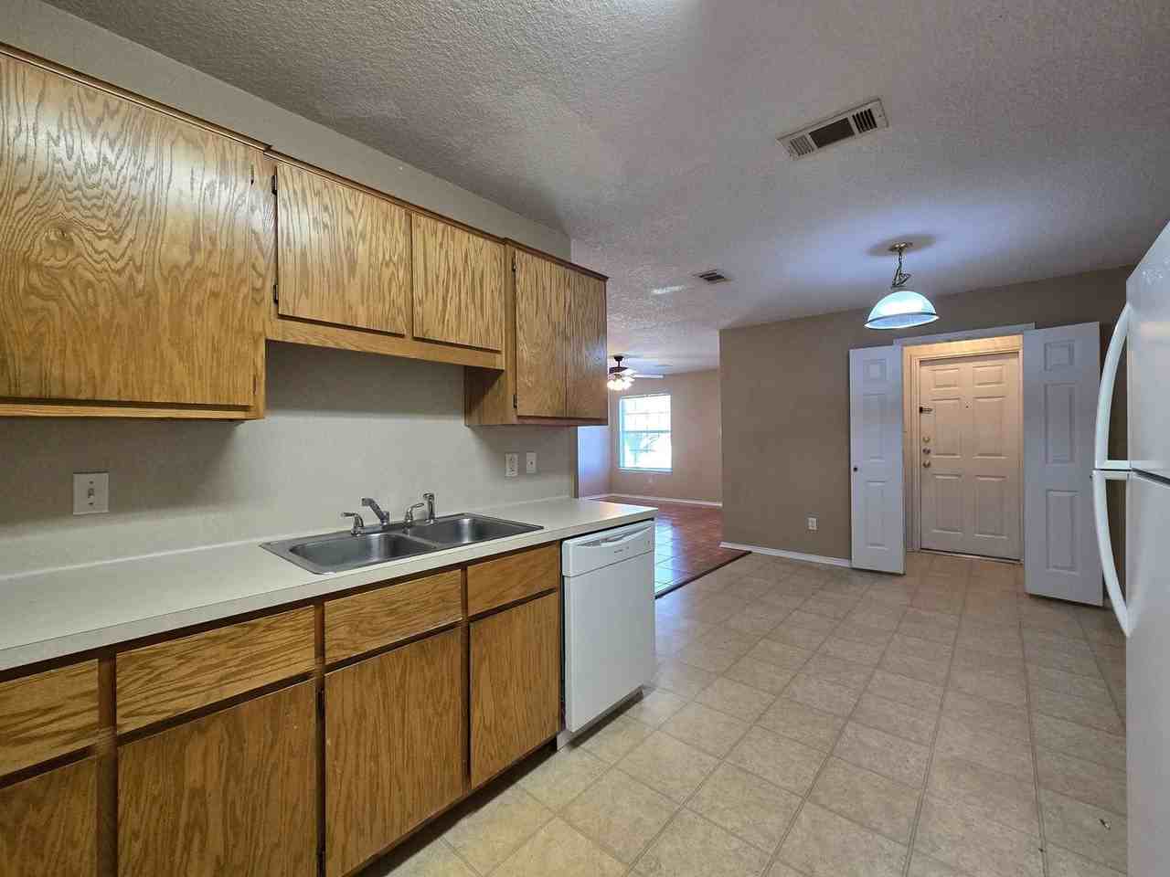 2710 Alma Dr #B - Photo 6 of 22