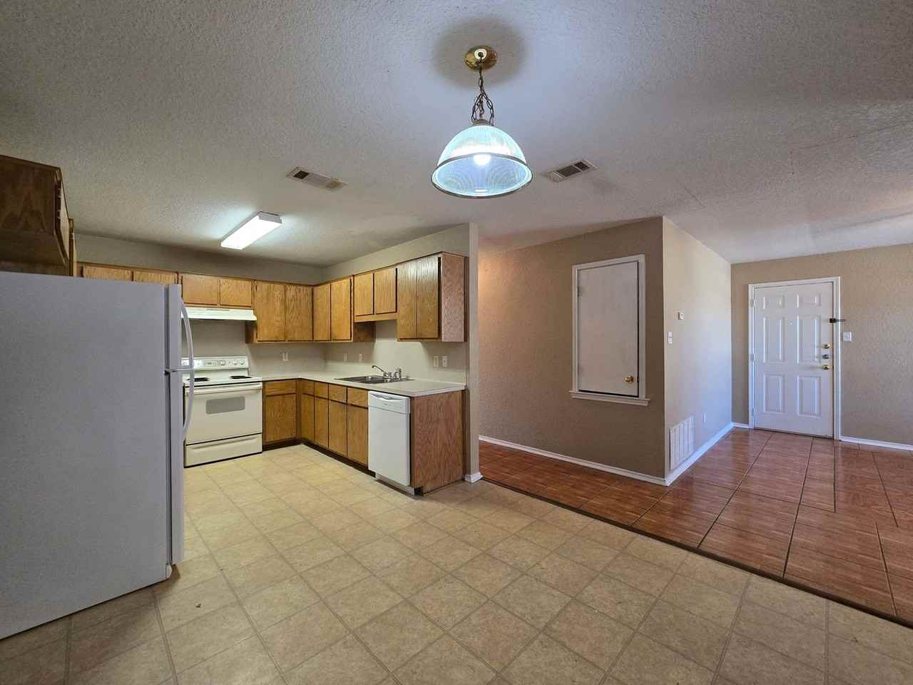 2710 Alma Dr #B - Photo 7 of 22