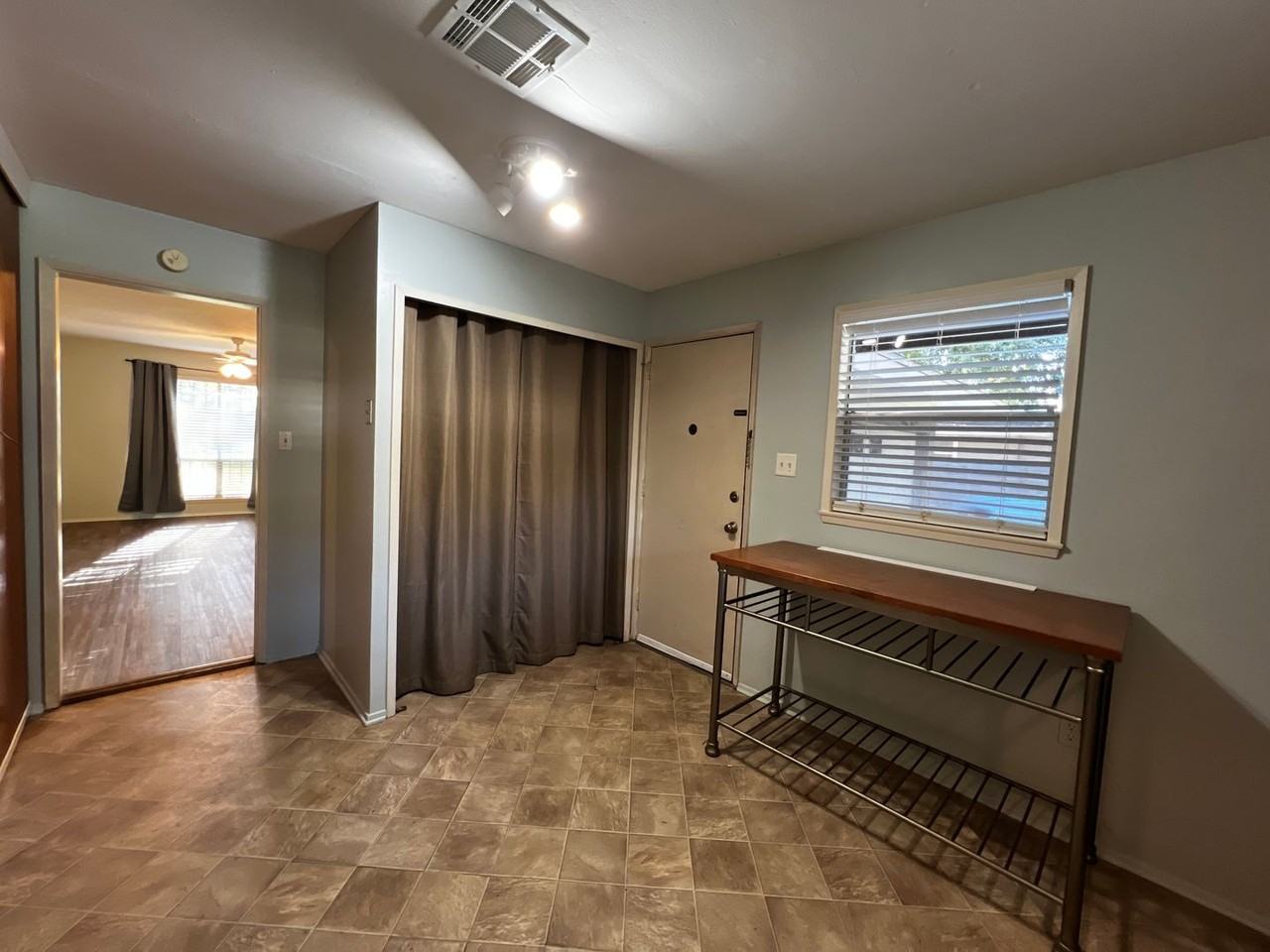 114 Kim Dr - Photo 5 of 19