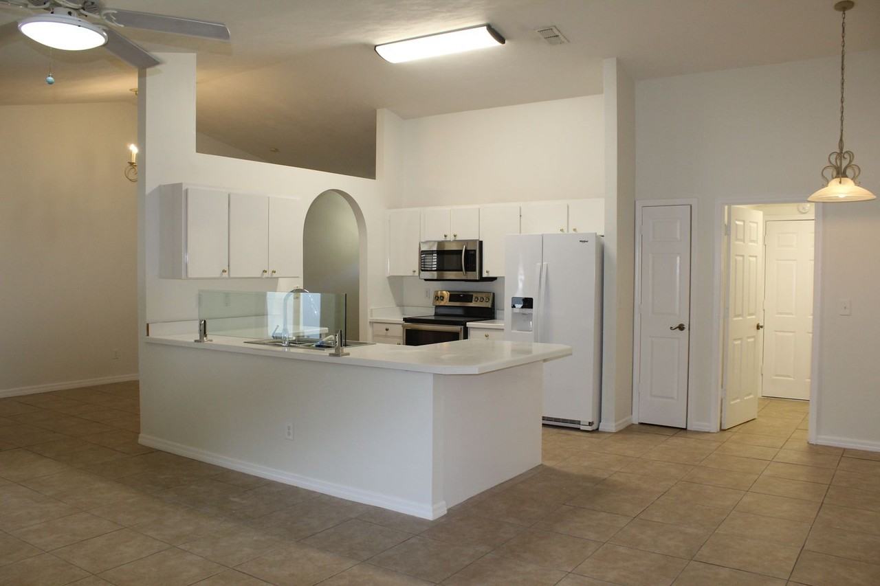 3784 Grove View Ln - Photo 2 of 21