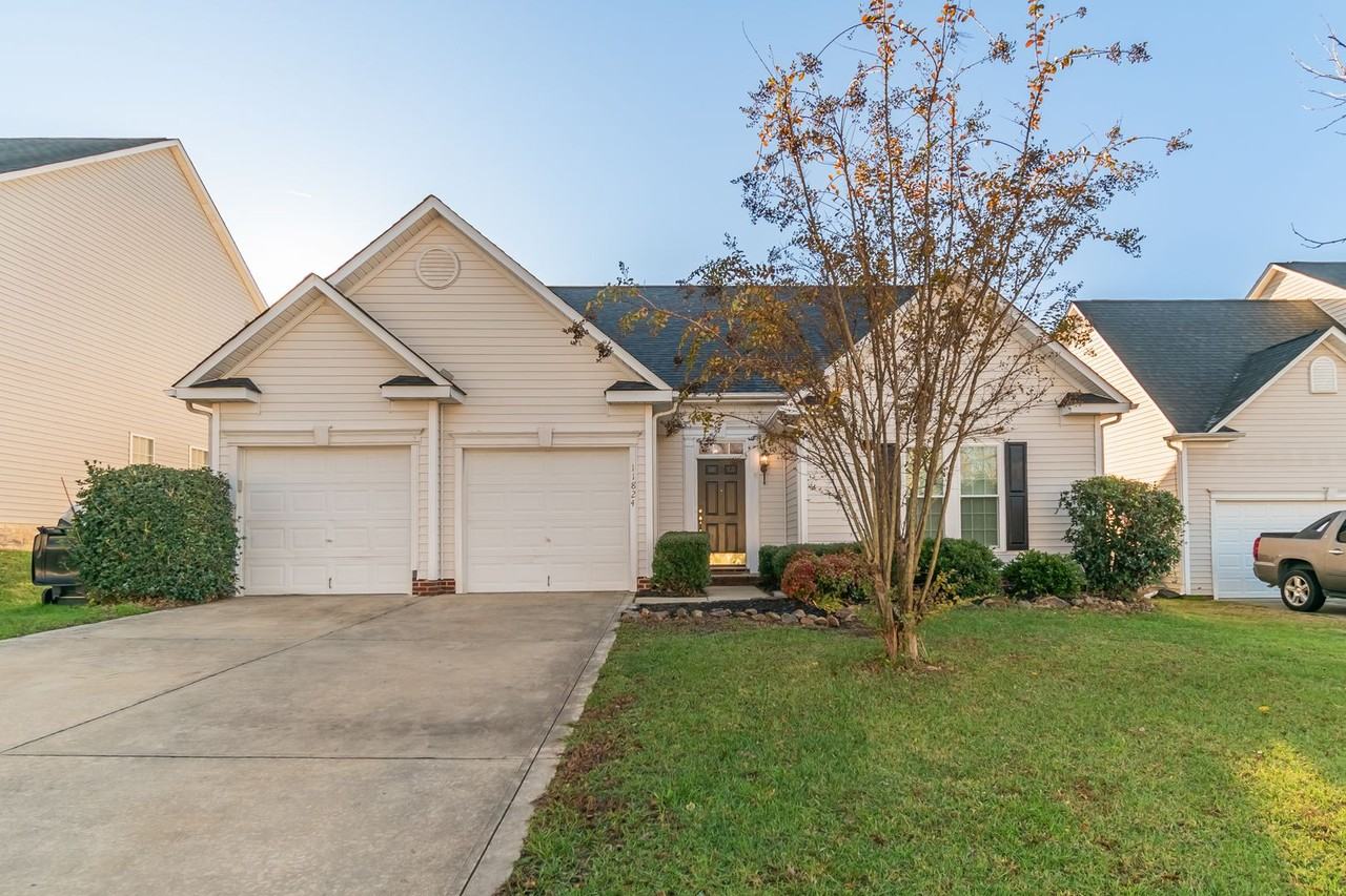 11824 Guildhall Ln - Photo 2 of 24