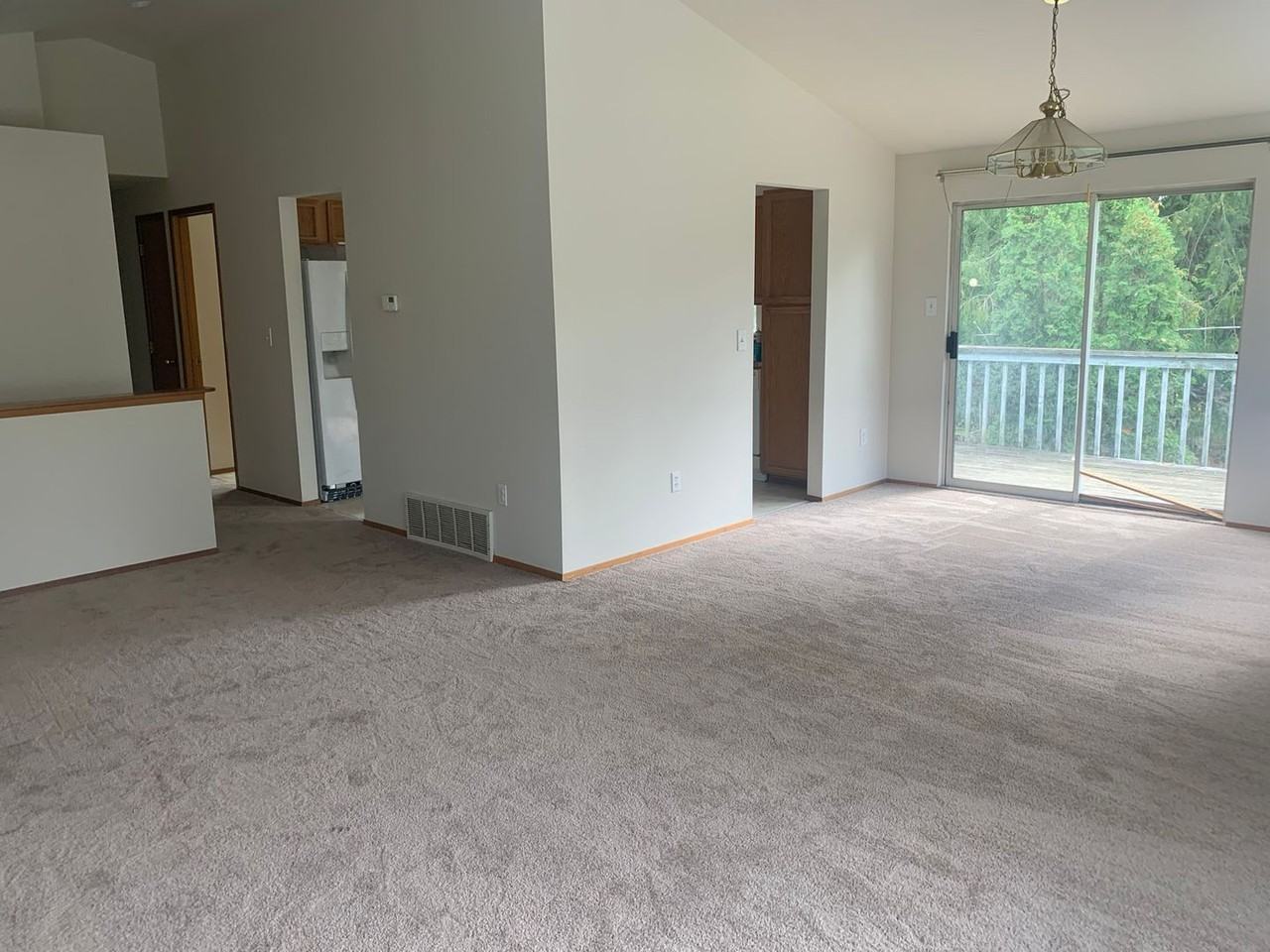 11526 30th Ave Ne - Photo 3 of 11