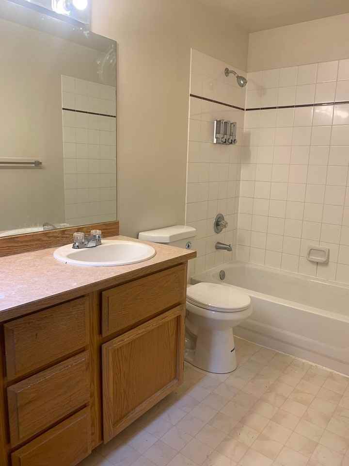 11526 30th Ave Ne - Photo 5 of 11