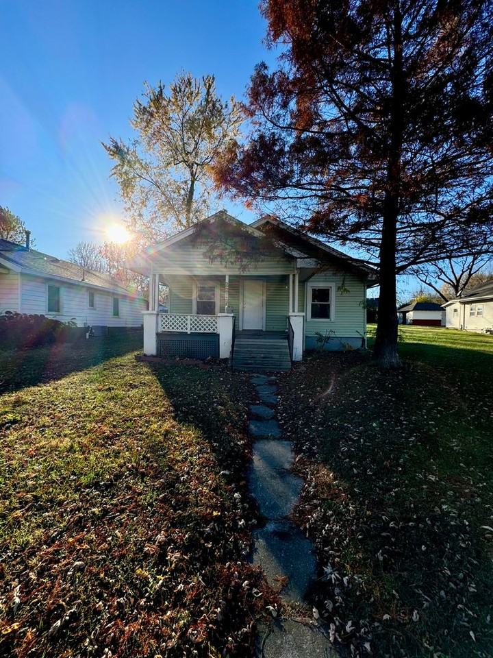 2219 N Bolivar Rd - Photo 3 of 18