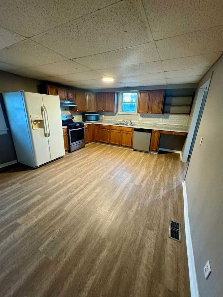 2219 N Bolivar Rd - Photo 7 of 18
