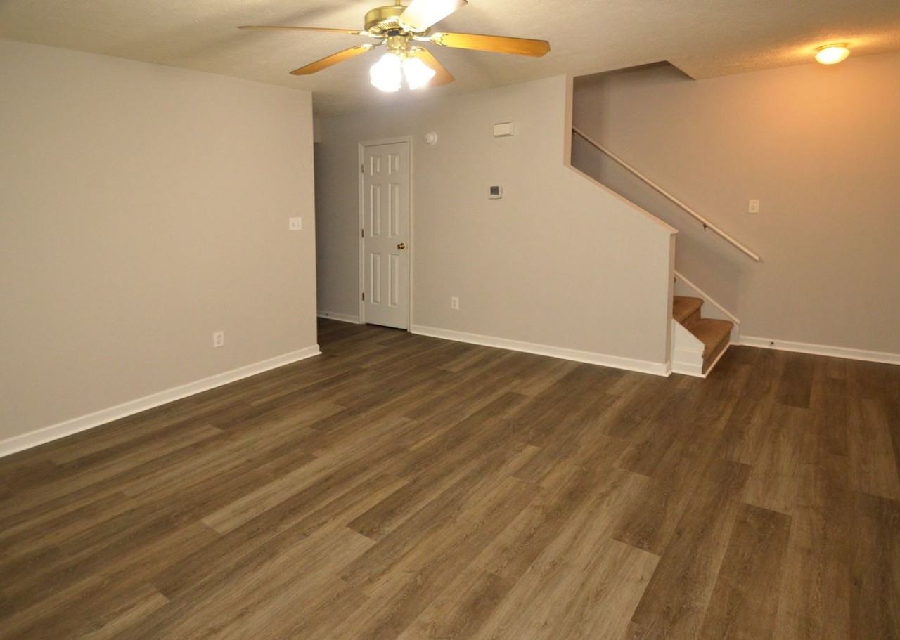 441 Three Creeks Ct #B - Photo 2 of 9