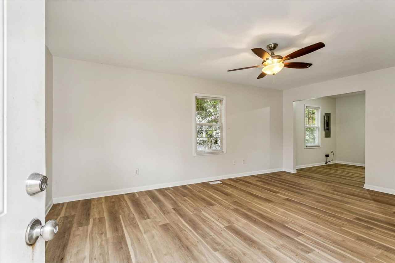 3823 Shell Rd - Photo 3 of 16