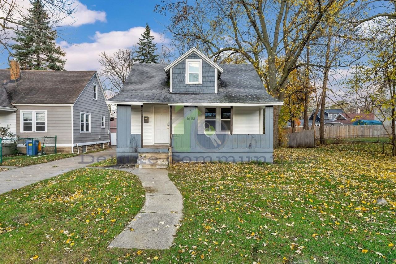 1608 Blaine Ave Se - Photo 2 of 28