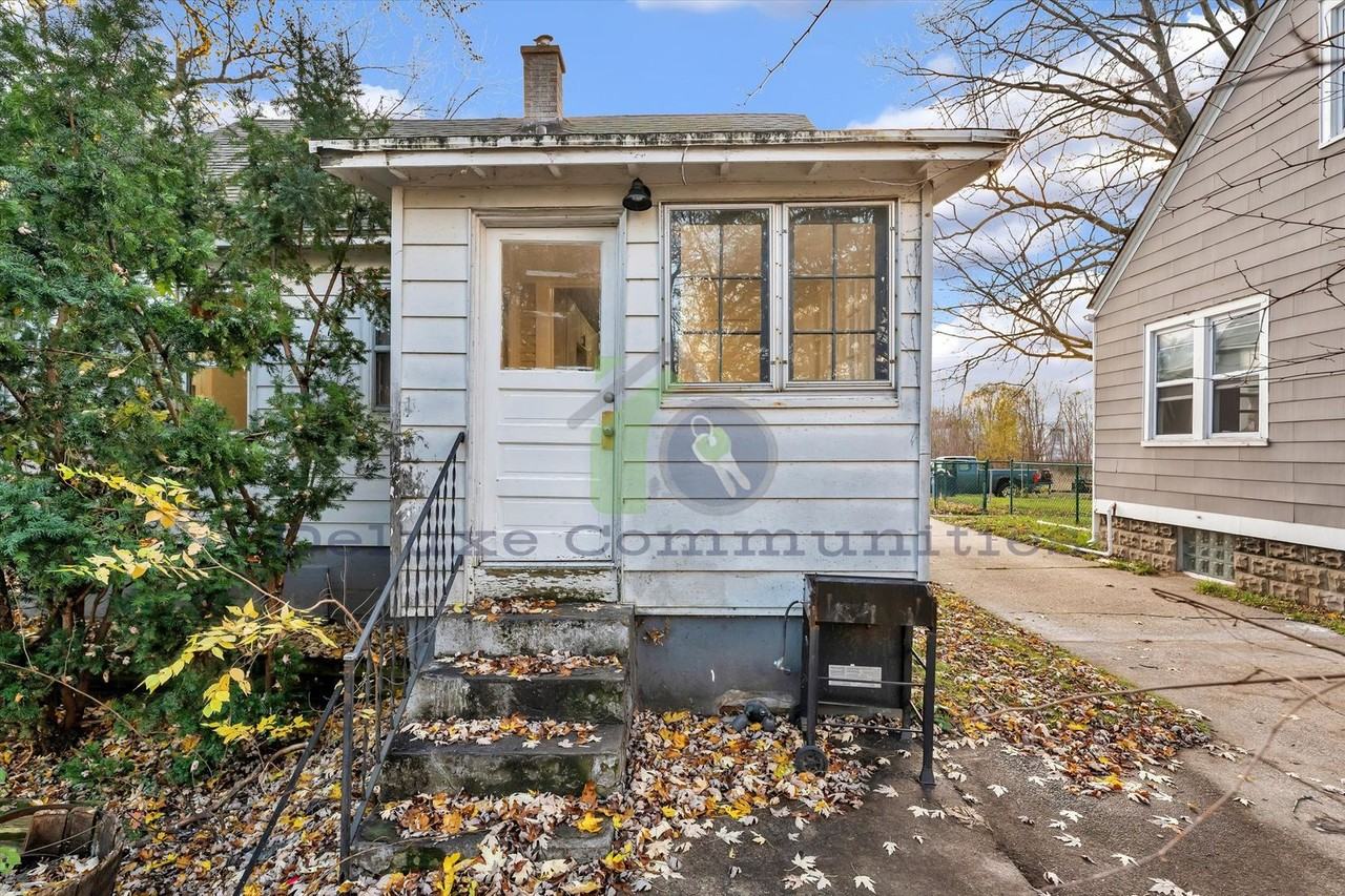 1608 Blaine Ave Se - Photo 7 of 28