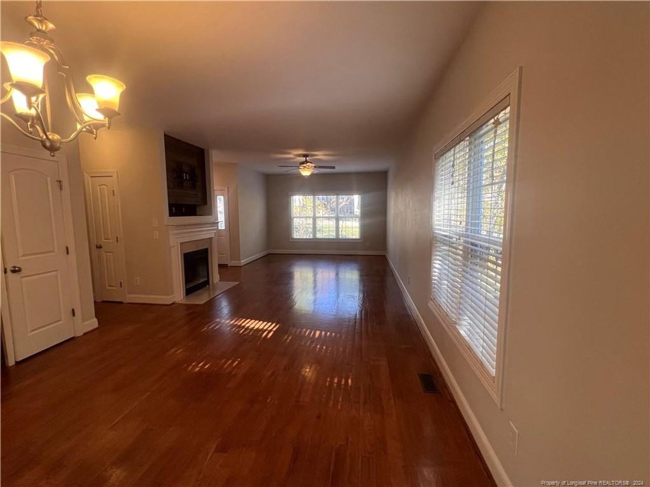 106 Lakewind Ct - Photo 2 of 22