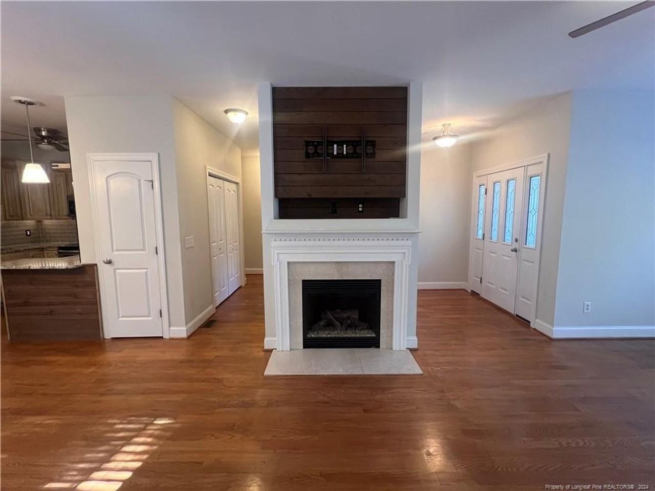 106 Lakewind Ct - Photo 3 of 22