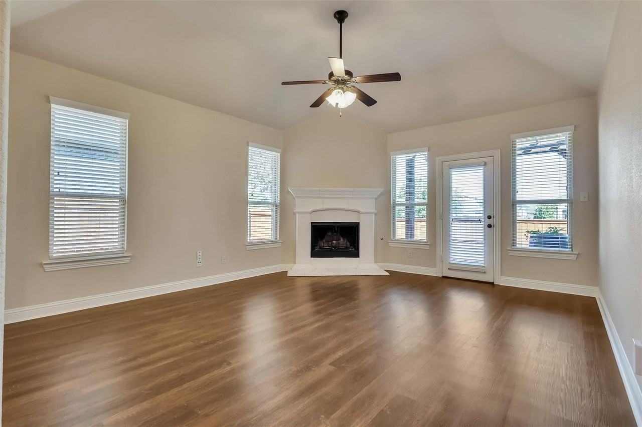 10616 Jackson Hole Ln - Photo 3 of 25