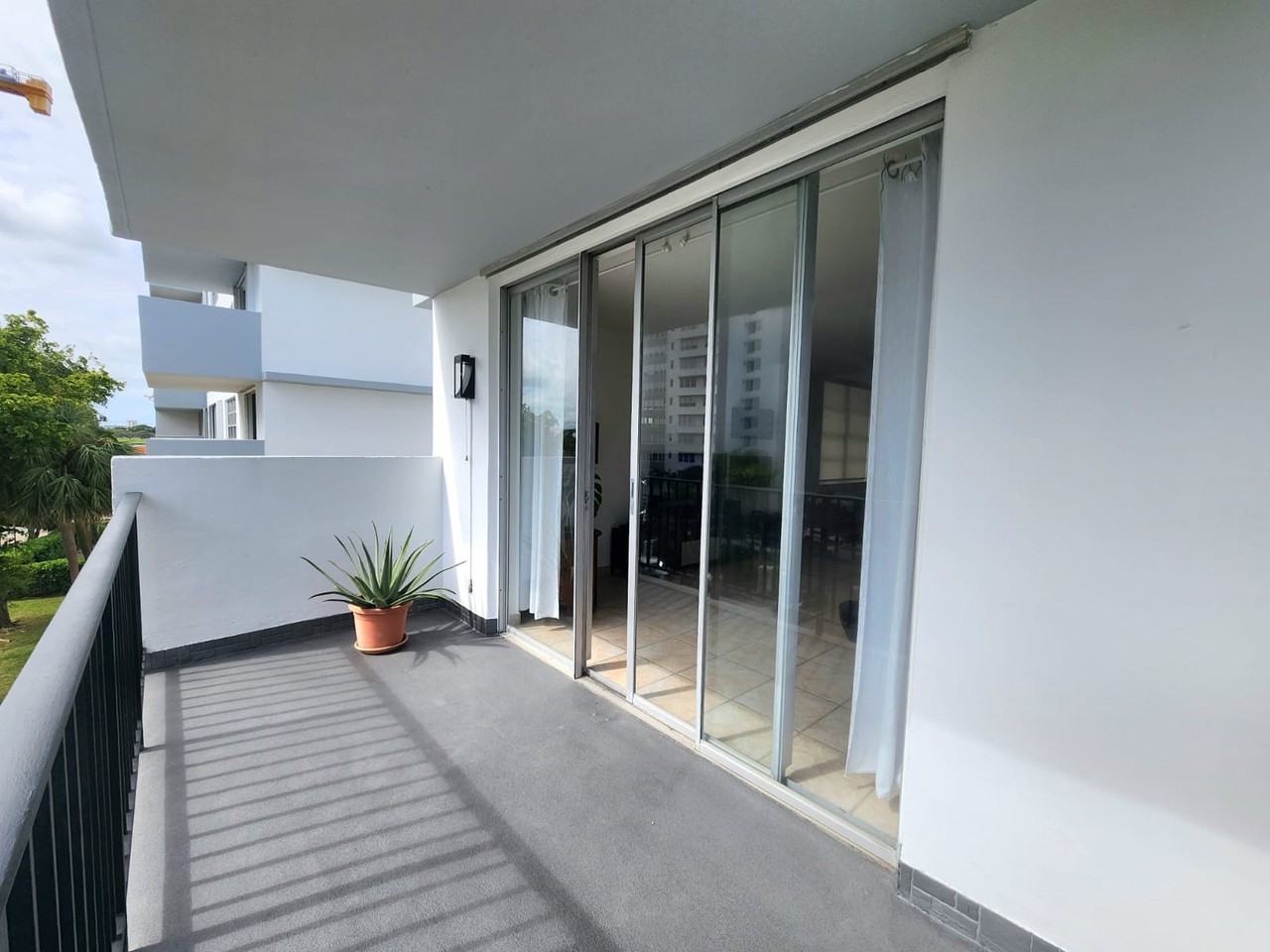 1001 91st St #412 - Photo 4 of 16