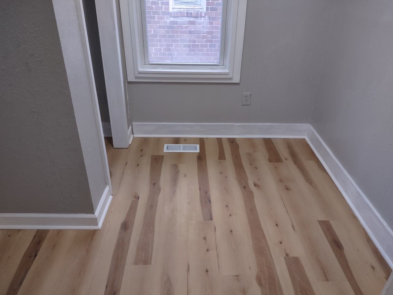 3219 E 5th Ave #3219 - Photo 3 of 17