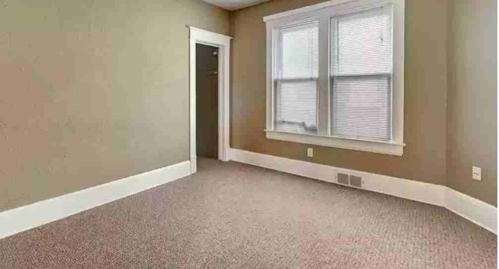 2721 73rd St - Photo 2 of 6